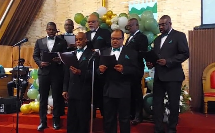 Photo groupe d'hommes